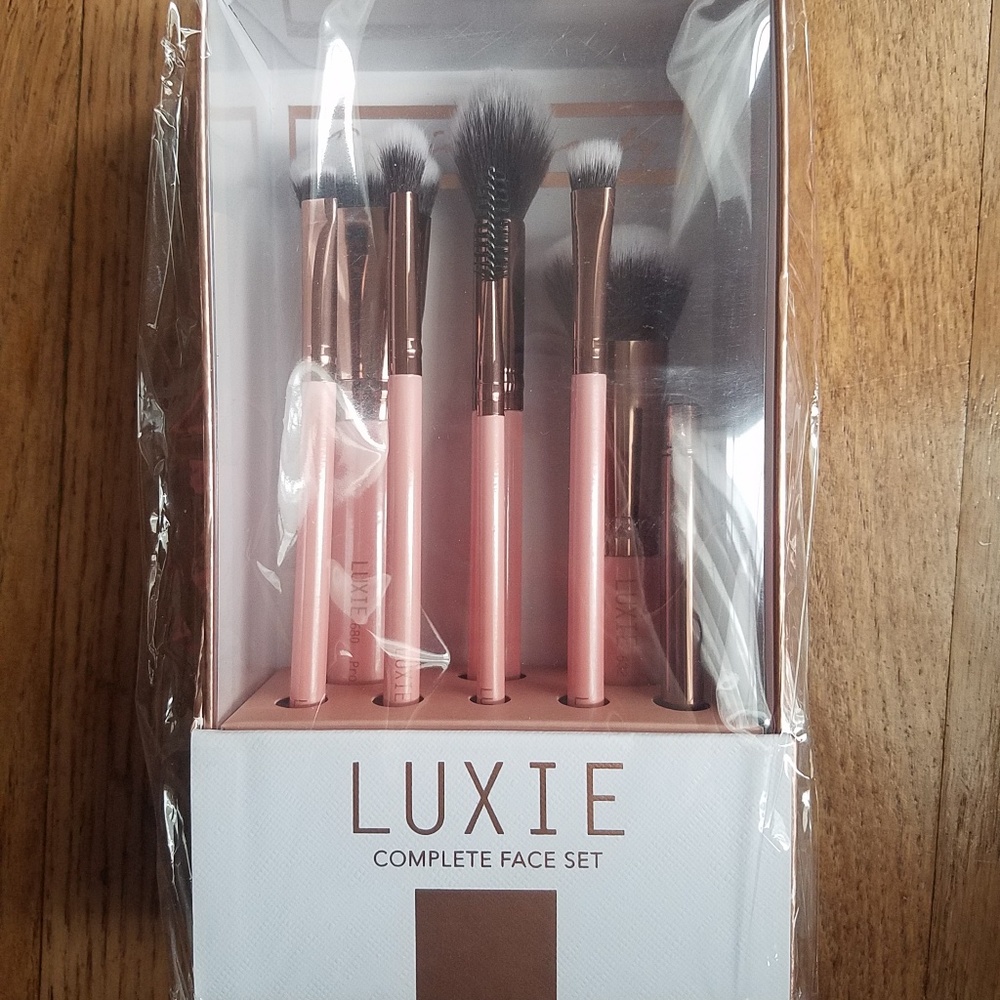 Luxie brushes